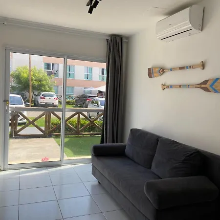 Flat Terreo Muro Alto Condomínio Clube com Sala Reversível para segundo quarto-3
